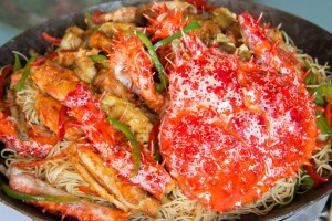 ปูอลาสก้าผัดซอสเสฉวนบะหมี่ฮ่องกง