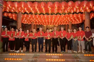 มูลนิธิป่อเต็กตึ๊ง จัดพิธีเวียนธูปศักดิ์สิทธิ์สุดยิ่งใหญ่ เนื่องในเทศกาลตรุษจีน ประจำปี 2569 ตั้งจิตอธิษฐานต่อเทพยดาฟ้าดิน (เจ้าแห่งสวรรค์) ขอให้ตนเองและครอบครัว เฮงๆ ตลอดปีมะเมีย