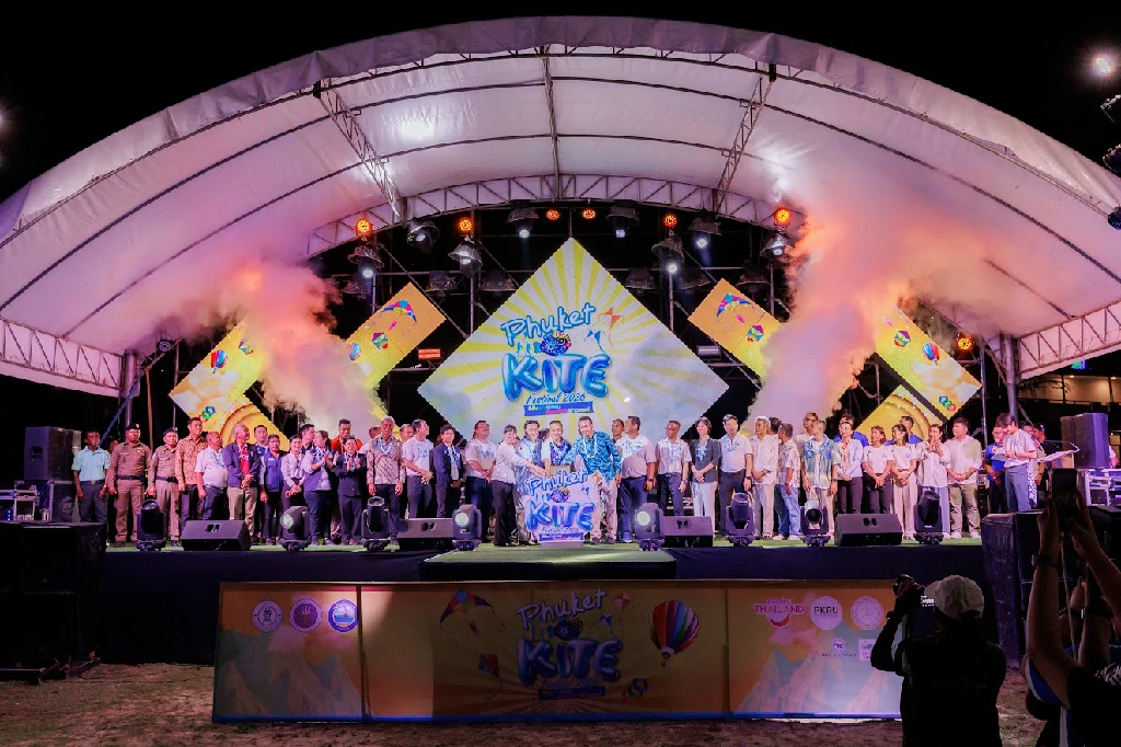 อบจ.ภูเก็ต ปล่อยว่าวสู่ฟ้า! เปิดงาน “Phuket Kite Festival 2026” เติมสีสันท้องฟ้าหาดกะรน ชูภูมิปัญญาว่าวไทยสู่เทศกาลสร้างสรรค์ระดับนานาชาติ