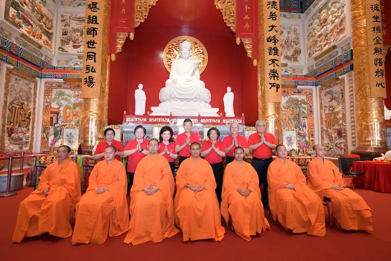 มูลนิธิป่อเต็กตึ๊ง จัดพิธีสวดเจริญพระพุทธมนต์ “ฉลองบรรลุธรรมหลวงปู่ไต้ฮง (ไต้ฮงกง) ” ในวันมหามงคลปฐมฤกษ์ 25 พฤษภาคม 69 เปิด “ศาลเจ้าไต้ฮงกงหยกขาว เฉลิมพระเกียรติ 72 พรรษา” อย่างเป็นทางการ