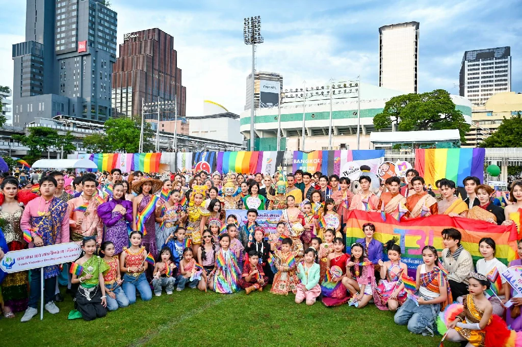  พลังเยาวชนไทยสู่เวทีโลก! “แต่งไทยให้พราวด์” สะกดทุกสายตาใน BangkokPride2026