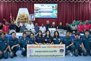 มูลนิธิป่อเต็กตึ๊ง มอบอุปกรณ์ประกอบอาชีพให้แก่ครัวเรือนยากจนในพื้นที่จังหวัดกระบี่