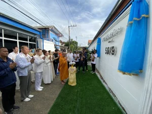 มหาบารมีแห่งการให้! “ผอ.ฟ้า” ดร.กิตติมศักดิ์ พรทิพา สุพัฒนุกูล นำทัพจัดงานบุญใหญ่ครบรอบ 1 ปี “มูลนิธิผู้ให้ย่อมใจเป็นสุข” มหาชนนับสามพัน-พระสงฆ์กว่า 500 รูป หลั่งไหลแน่นสถานีโทรทัศน์ฟ้าให้ทีวี ลำลูกกา