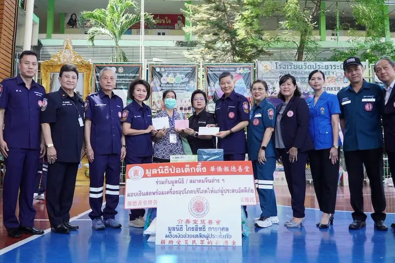 มูลนิธิป่อเต็กตึ๊ง จับมือมูลนิธิฯ / สมาคมจีนฯ ต่างๆ รุดบรรเทาทุกข์ผู้ประสบอัคคีภัย บริเวณชุมชนมักกะสัน ชุมชนคลองเตย และชุมชนโรงเรียนวัดประชาระบือธรรม